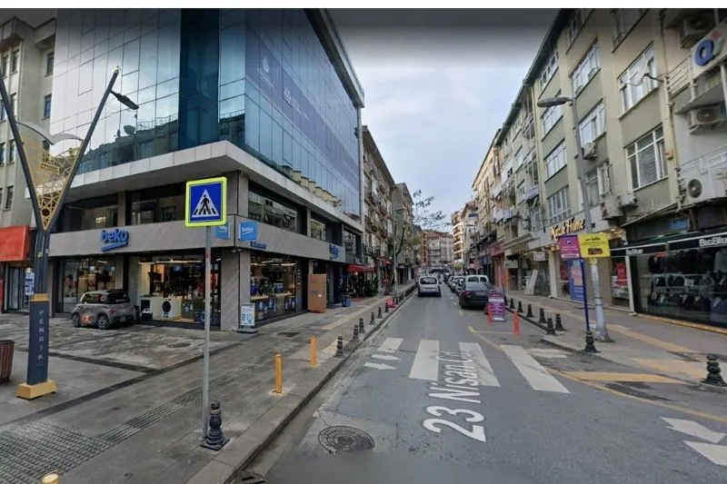 Pendik Batı mahallesi kurs merkezine ait sokak görüntüsü yer almaktadır.