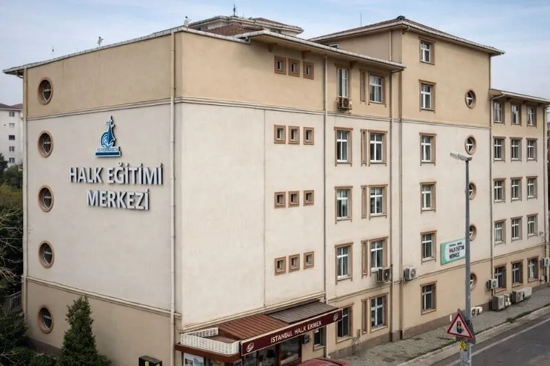 Pendik ücretsiz kurslar kapsamında Pendik Halk Eğitim, Pendik İsmek ve Pendik Mesem hizmet vermektedir.