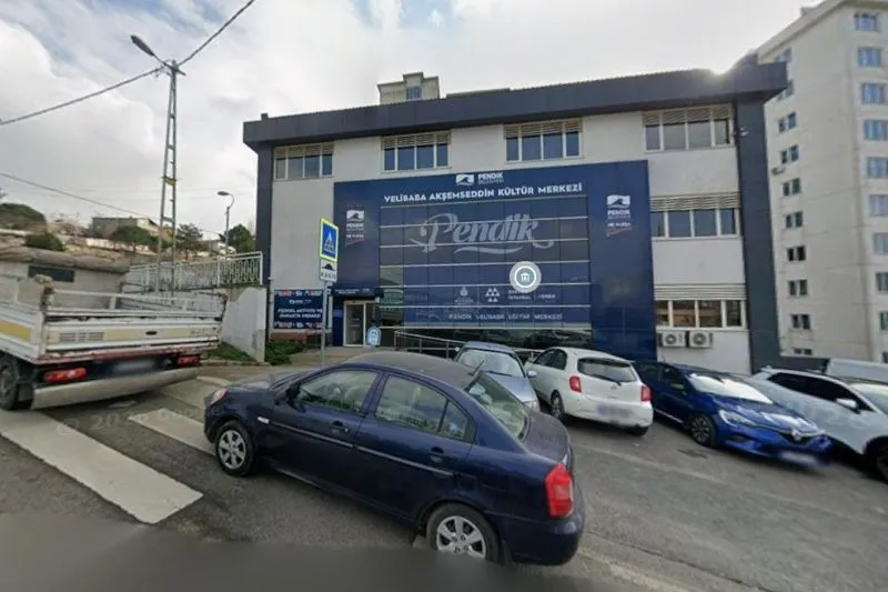 Pendik Velibaba İsmek kurs merkezi Velibaba Akşemsettin Kültür Merkezi binasında yer almaktadır.